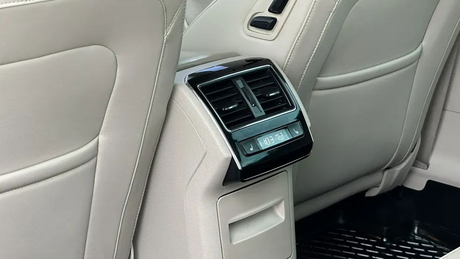 SKODA Superb -