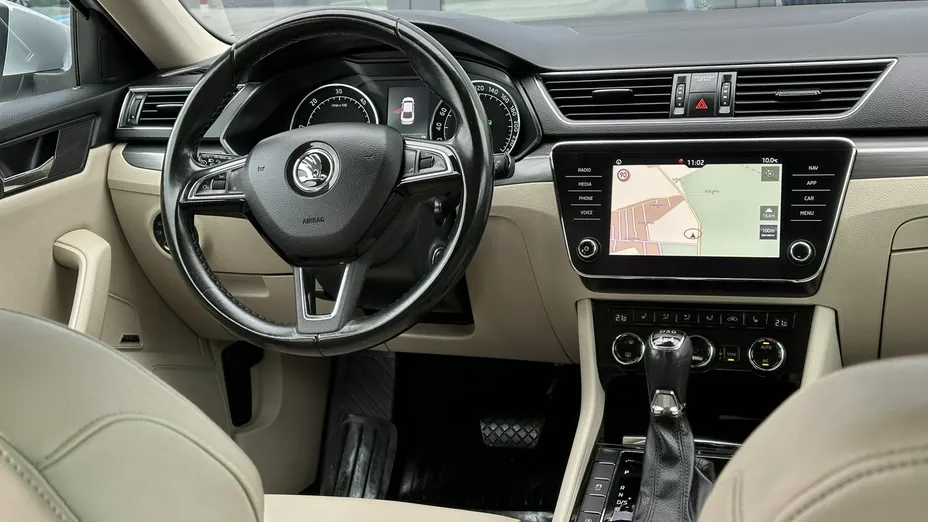 SKODA Superb -