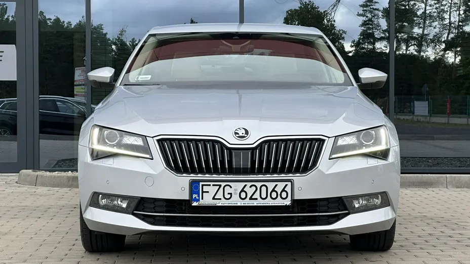 SKODA Superb -