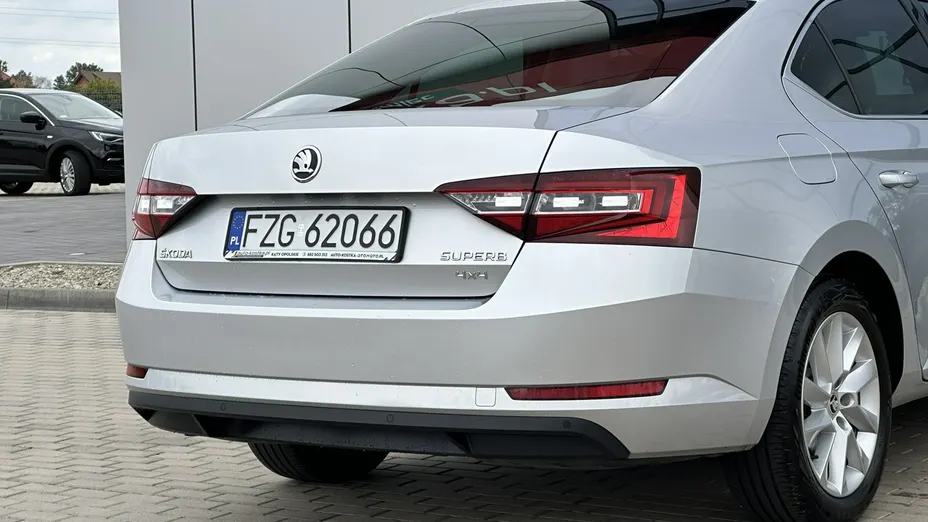 SKODA Superb -