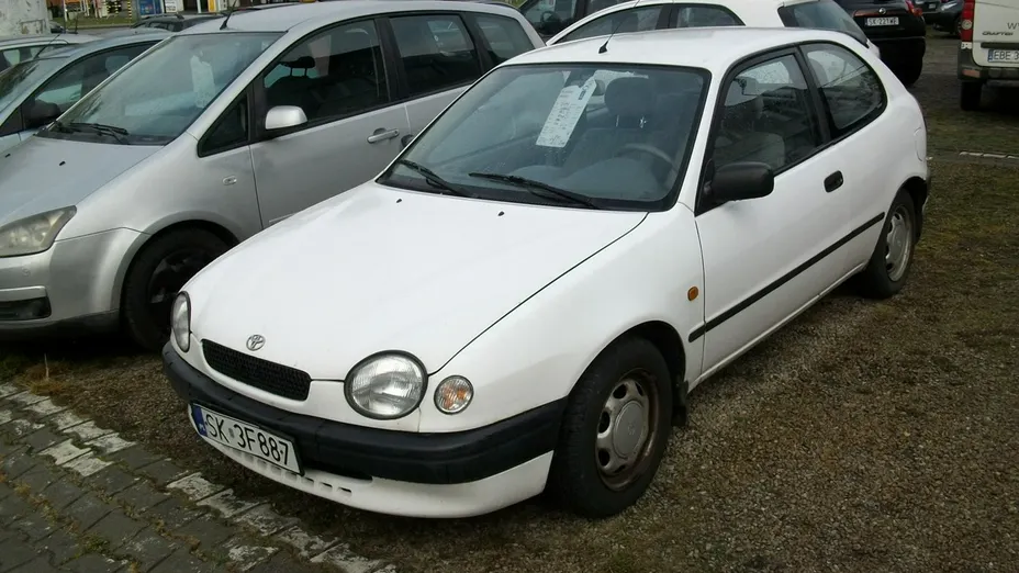 TOYOTA Corolla -