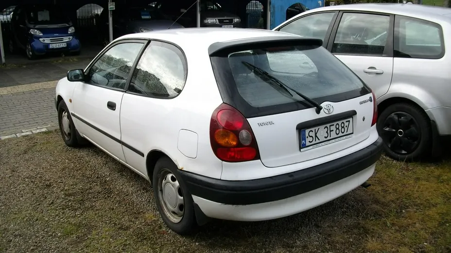 TOYOTA Corolla -