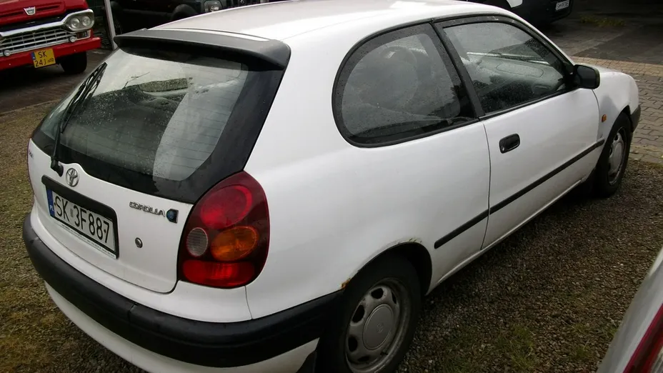 TOYOTA Corolla -