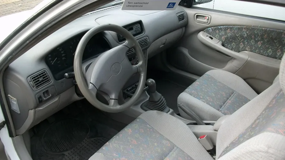 TOYOTA Corolla -