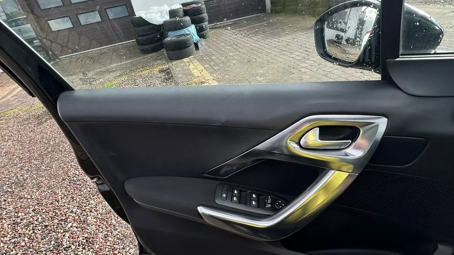 PEUGEOT 2008 -