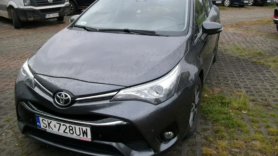 TOYOTA Avensis -
