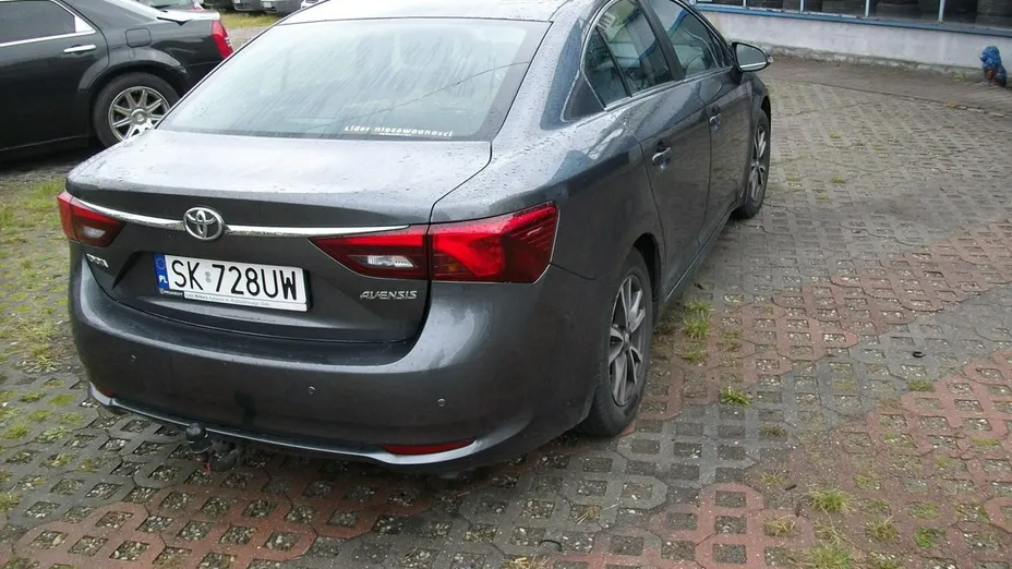 TOYOTA Avensis -
