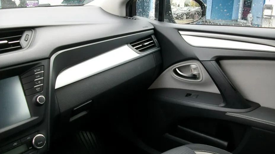 TOYOTA Avensis -