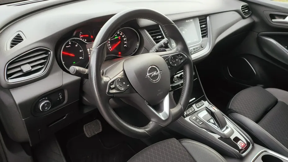 OPEL Grandland X -