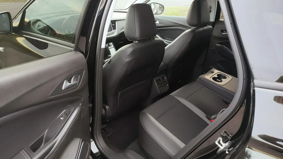 OPEL Grandland X -