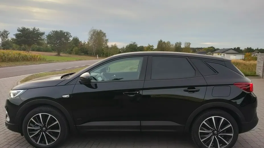 OPEL Grandland X -