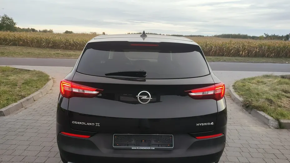 OPEL Grandland X -