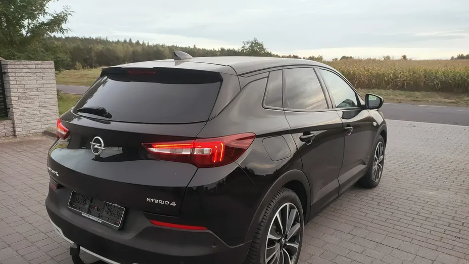 OPEL Grandland X -