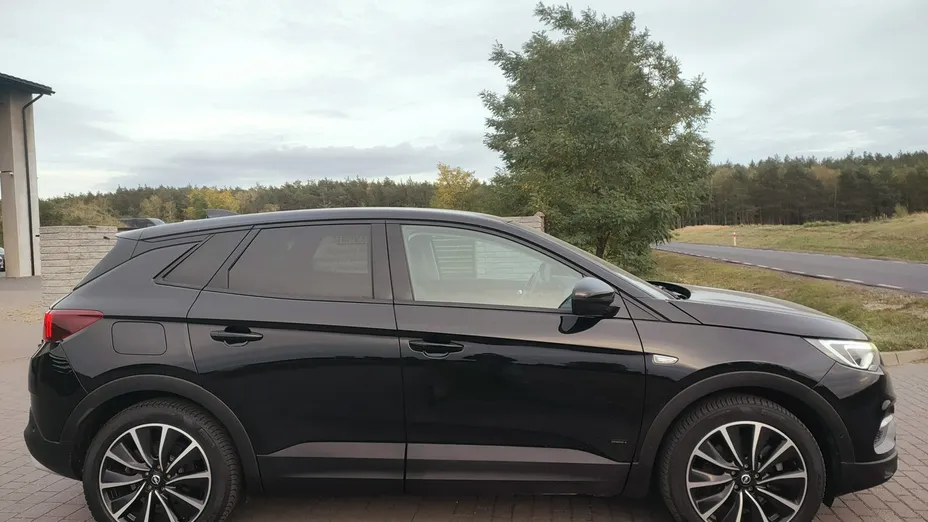 OPEL Grandland X -