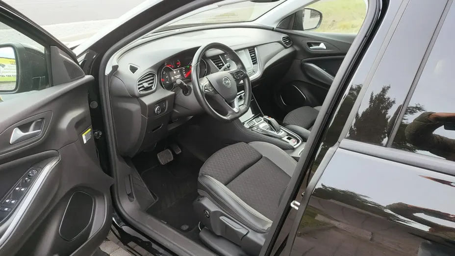 OPEL Grandland X -