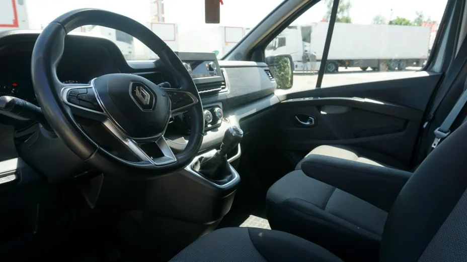 RENAULT Trafic -