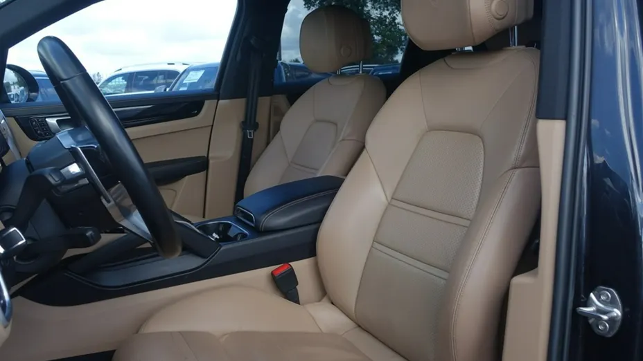 PORSCHE Cayenne -