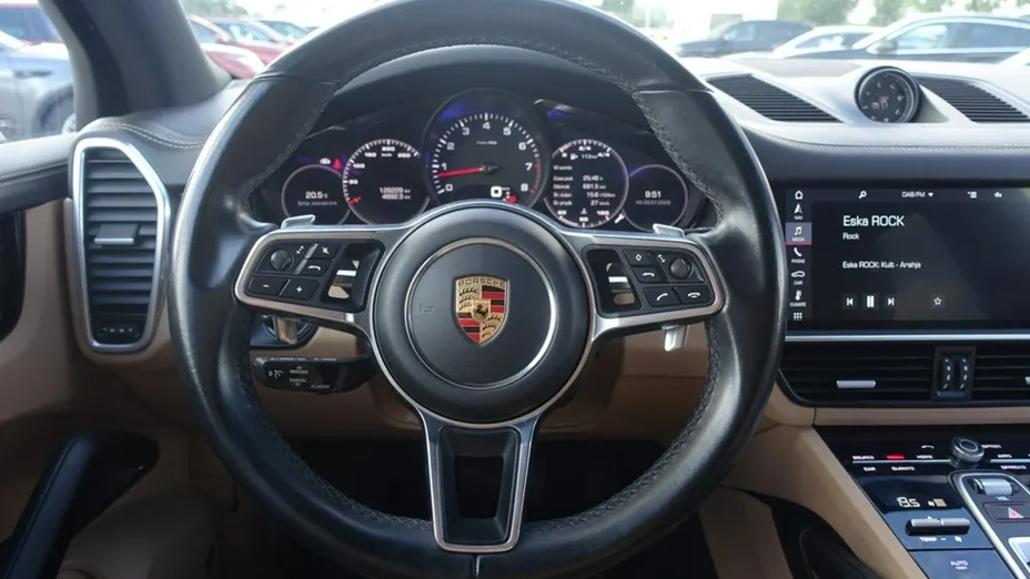 PORSCHE Cayenne -