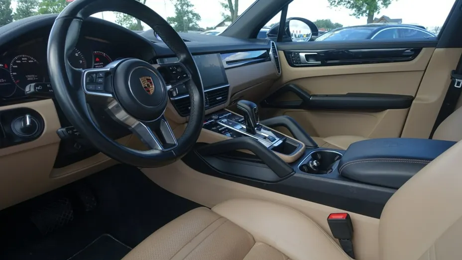 PORSCHE Cayenne -