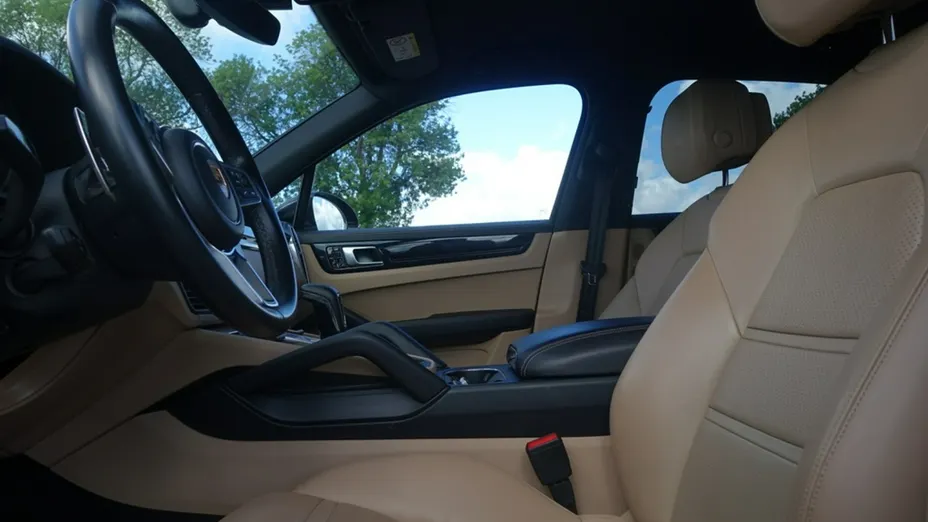 PORSCHE Cayenne -
