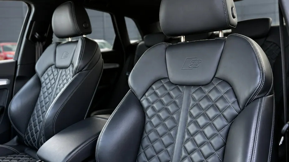 AUDI Q5 -