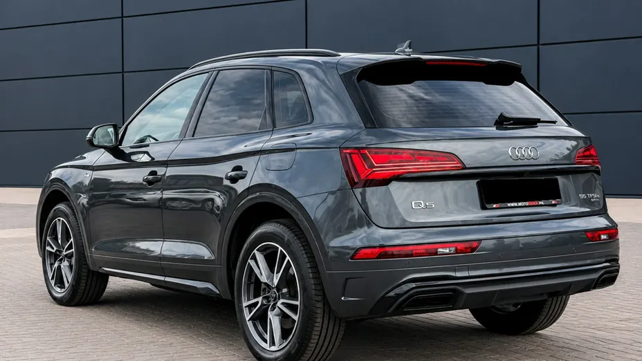 AUDI Q5 -