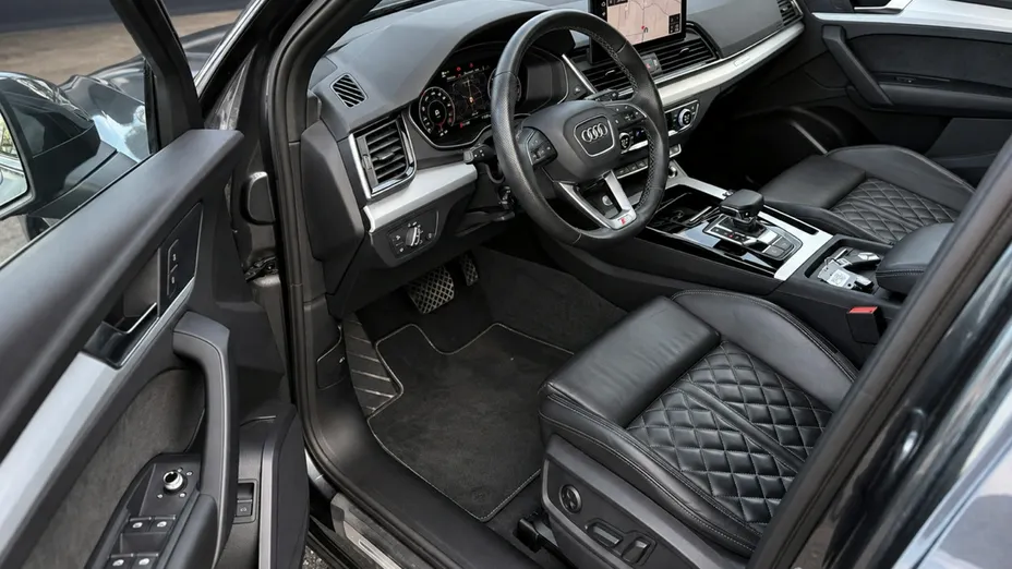 AUDI Q5 -