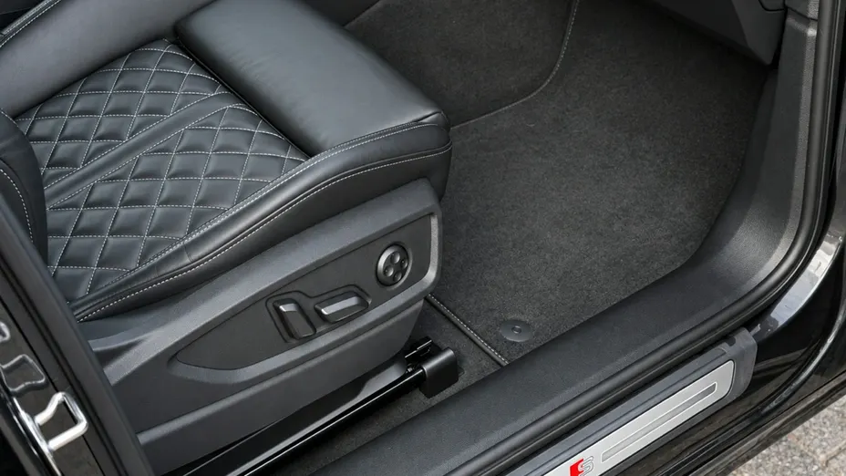 AUDI Q5 -