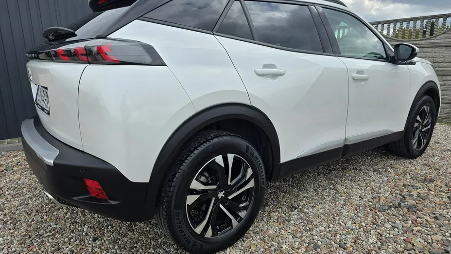 PEUGEOT 2008 -