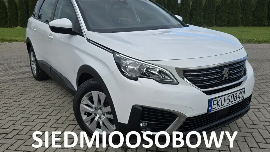 PEUGEOT 5008 -