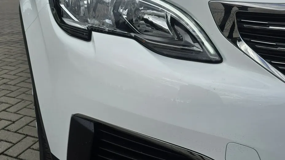 PEUGEOT 5008 -