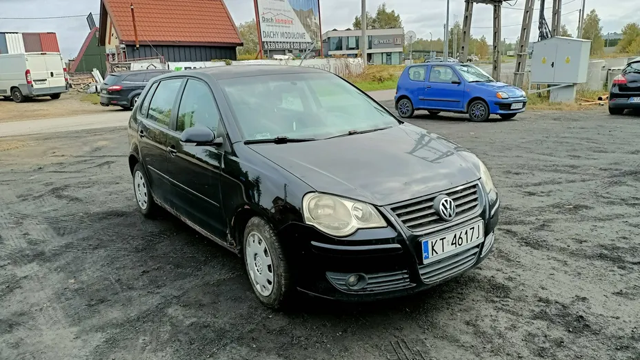 VOLKSWAGEN Polo -