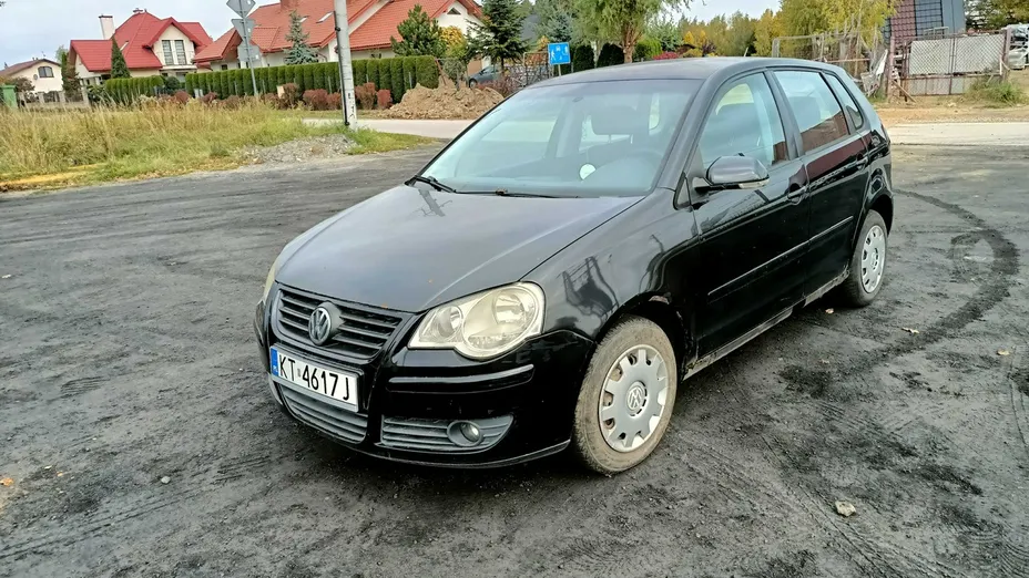 VOLKSWAGEN Polo -