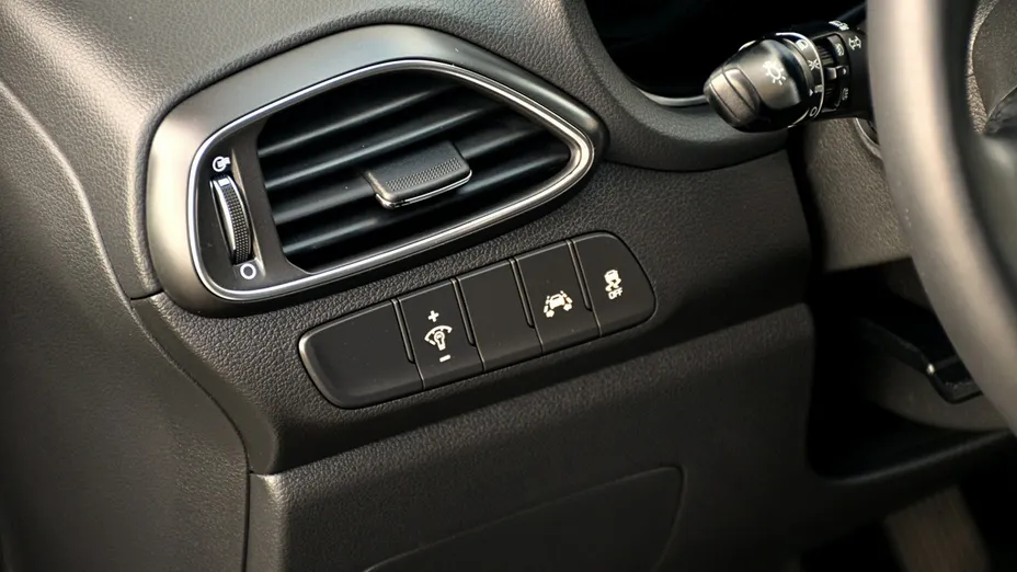 HYUNDAI i30 -