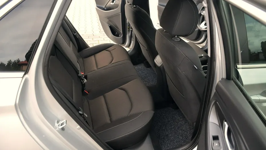 HYUNDAI i30 -