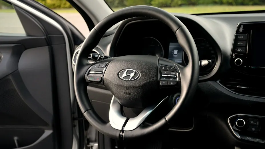 HYUNDAI i30 -