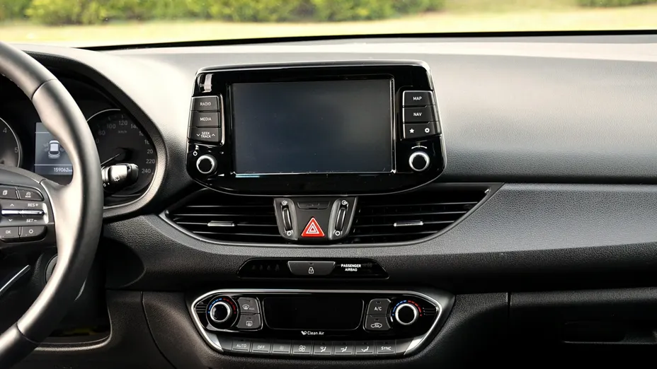 HYUNDAI i30 -