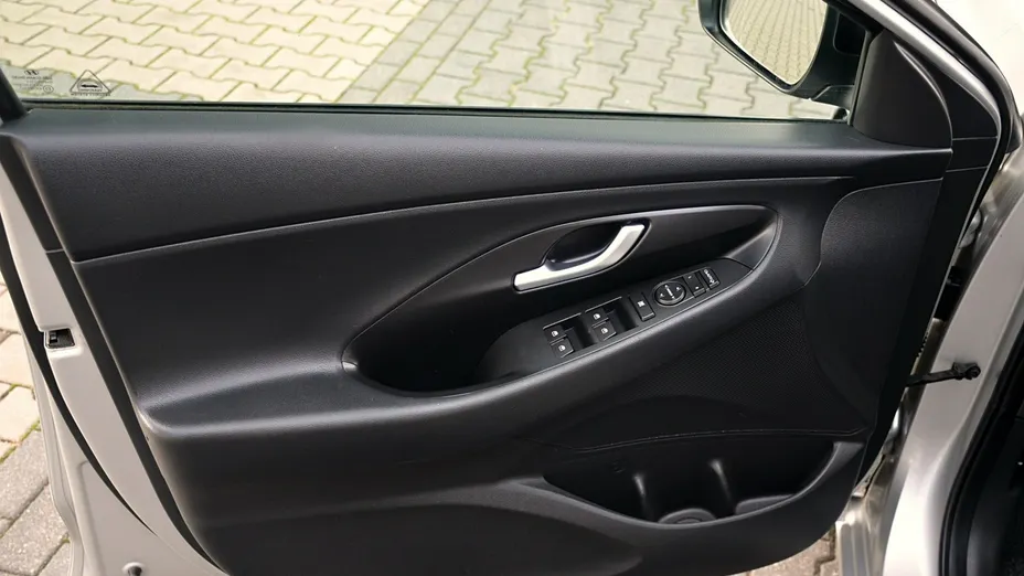 HYUNDAI i30 -