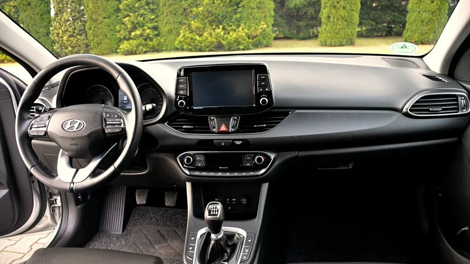 HYUNDAI i30 -