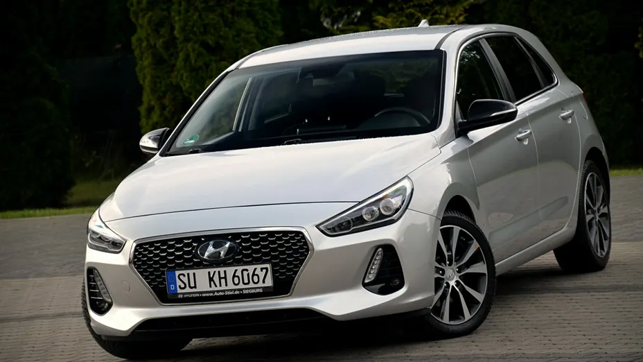 HYUNDAI i30 -