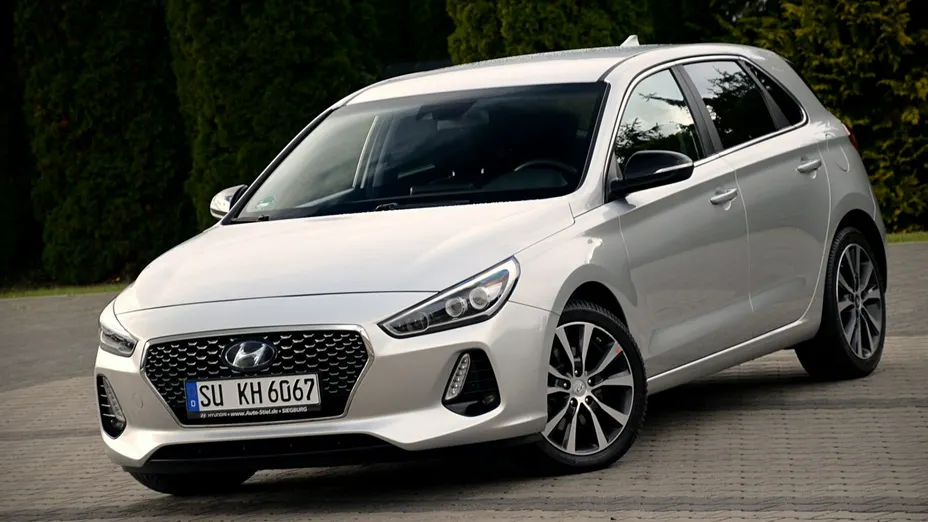 HYUNDAI i30 -