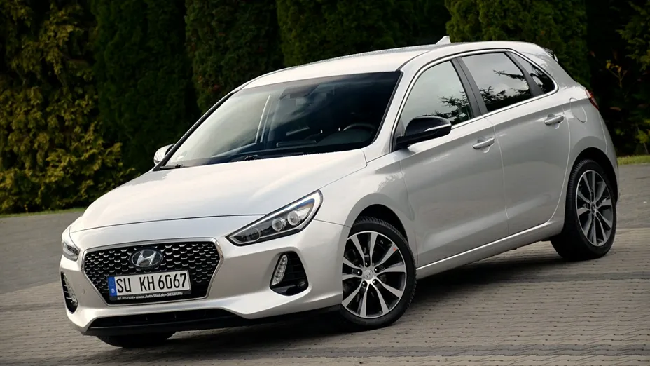HYUNDAI i30 -