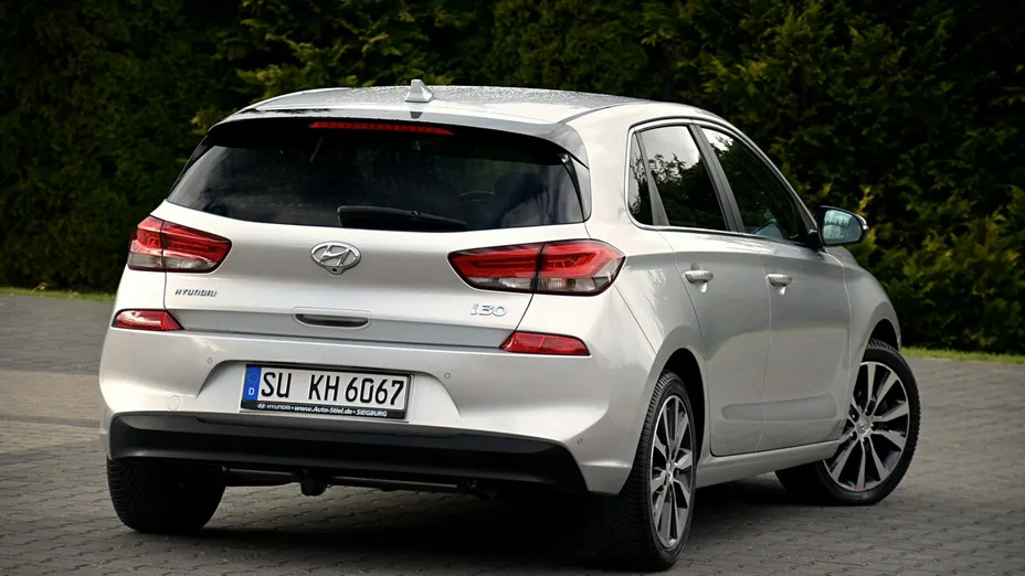 HYUNDAI i30 -
