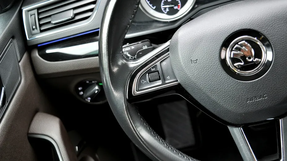 SKODA Superb -