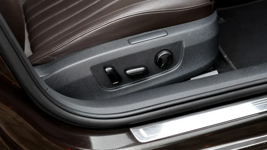 SKODA Superb -