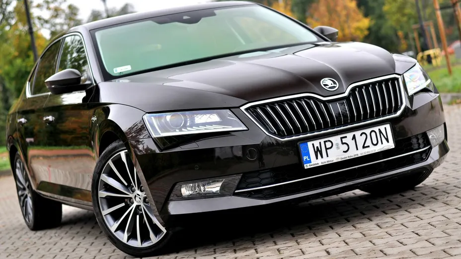 SKODA Superb -