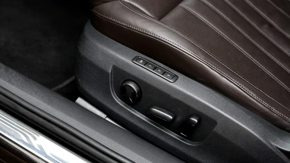 SKODA Superb -