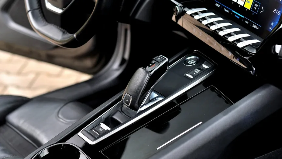 PEUGEOT 508 -