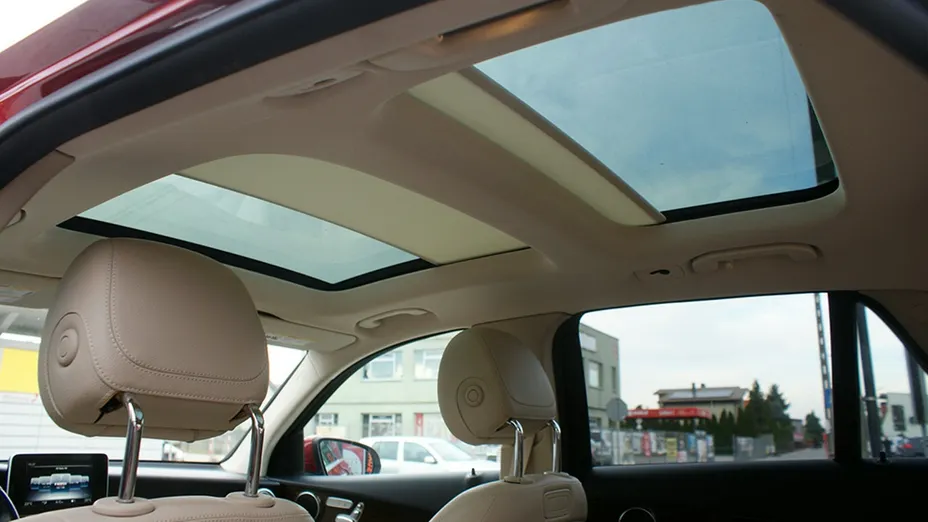 MERCEDES-BENZ GLC -