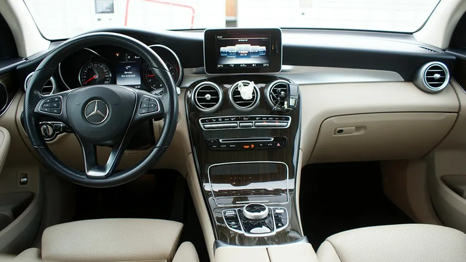MERCEDES-BENZ GLC -